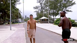 Arrombando o cuzinho do meu fã!